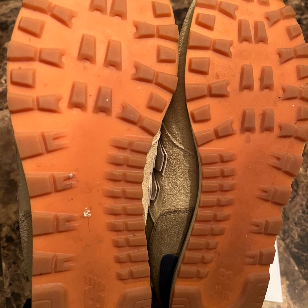 New Balance - Picture 5 of 6
